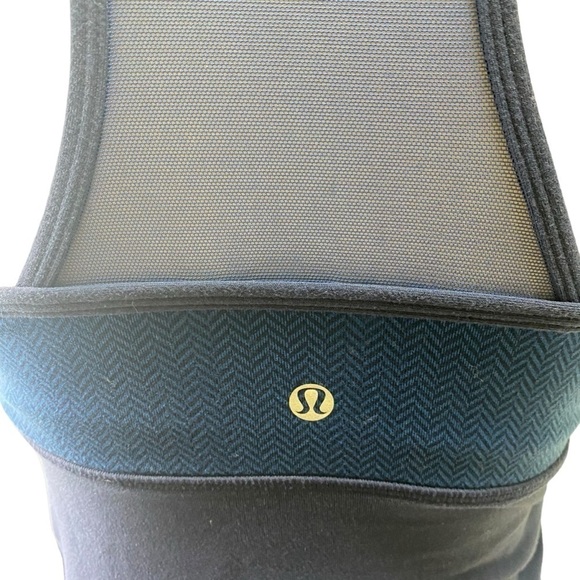 Lululemon Deep V Tank Sz 8 (Runs Small eg 6) Blue Racerback Herringbone Pattern - Picture 6 of 14
